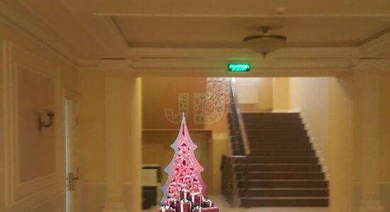 Новогоднее оформление лестничного пролета