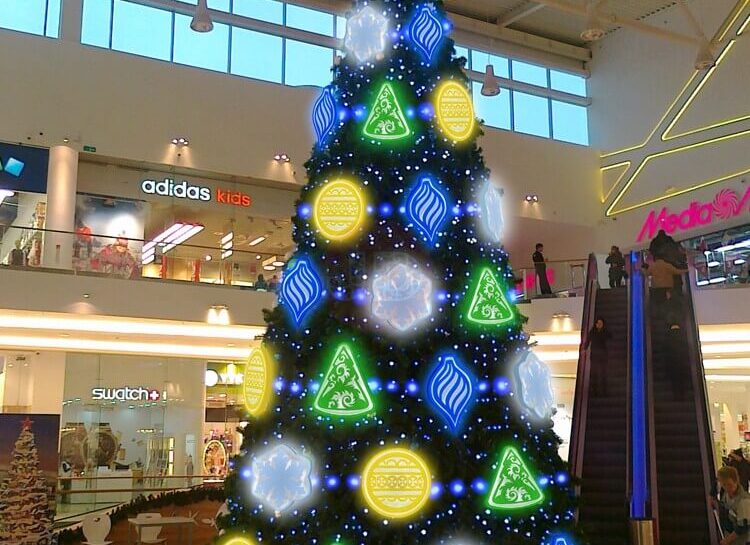 Новогодняя елка в торговом центре