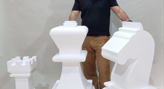 Шахматные фигуры из пенопласта